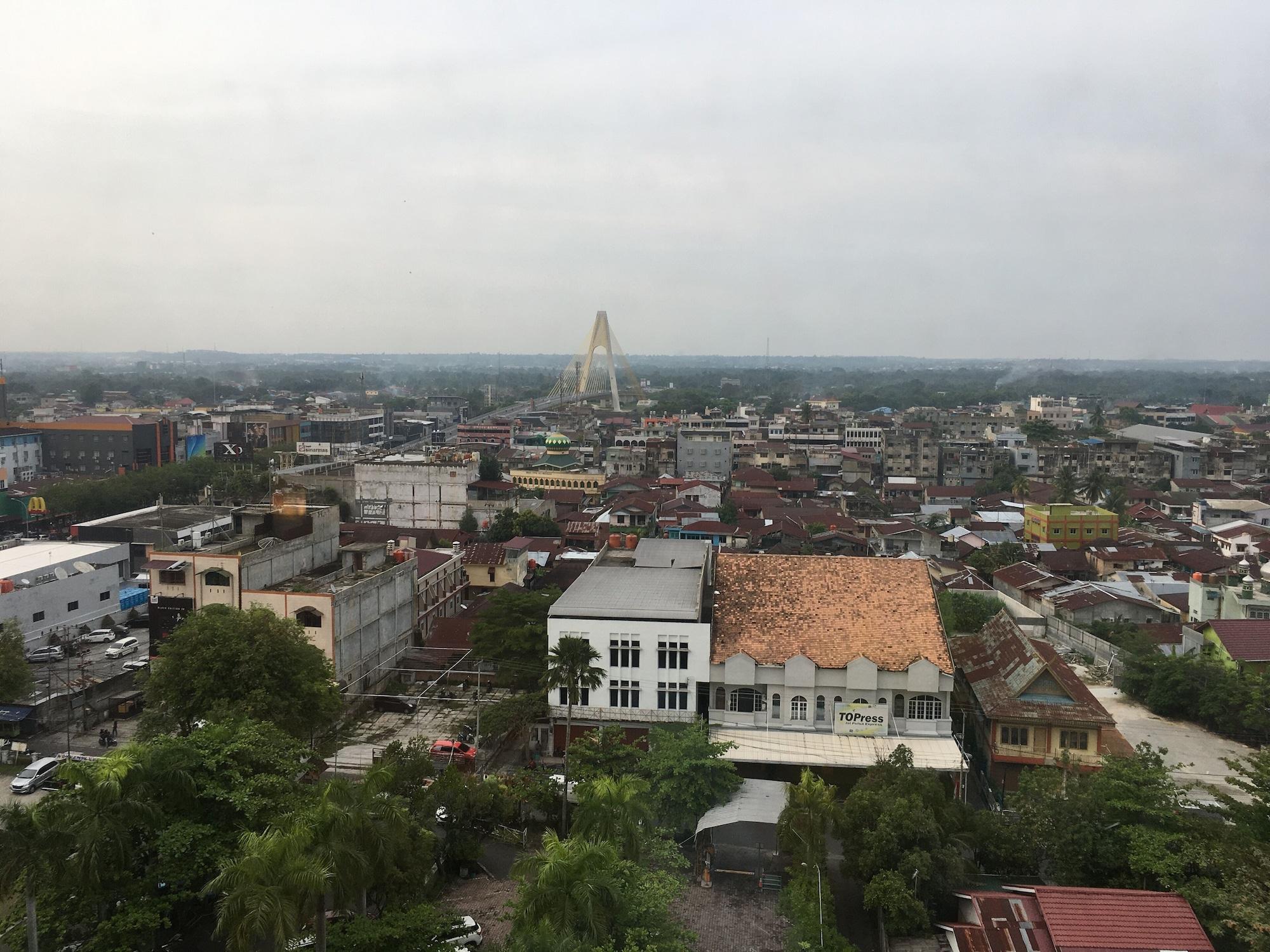 Grand Zuri Пеканбару Экстерьер фото